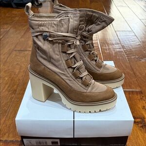 Stylish Women's Tan Heeled Boots